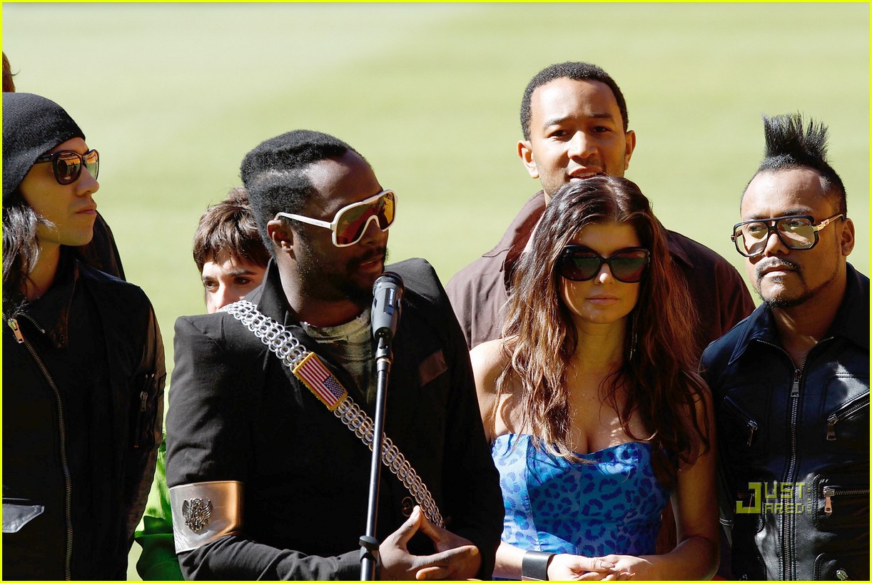 Black Eyed Peas: Soccer City in South Africa!