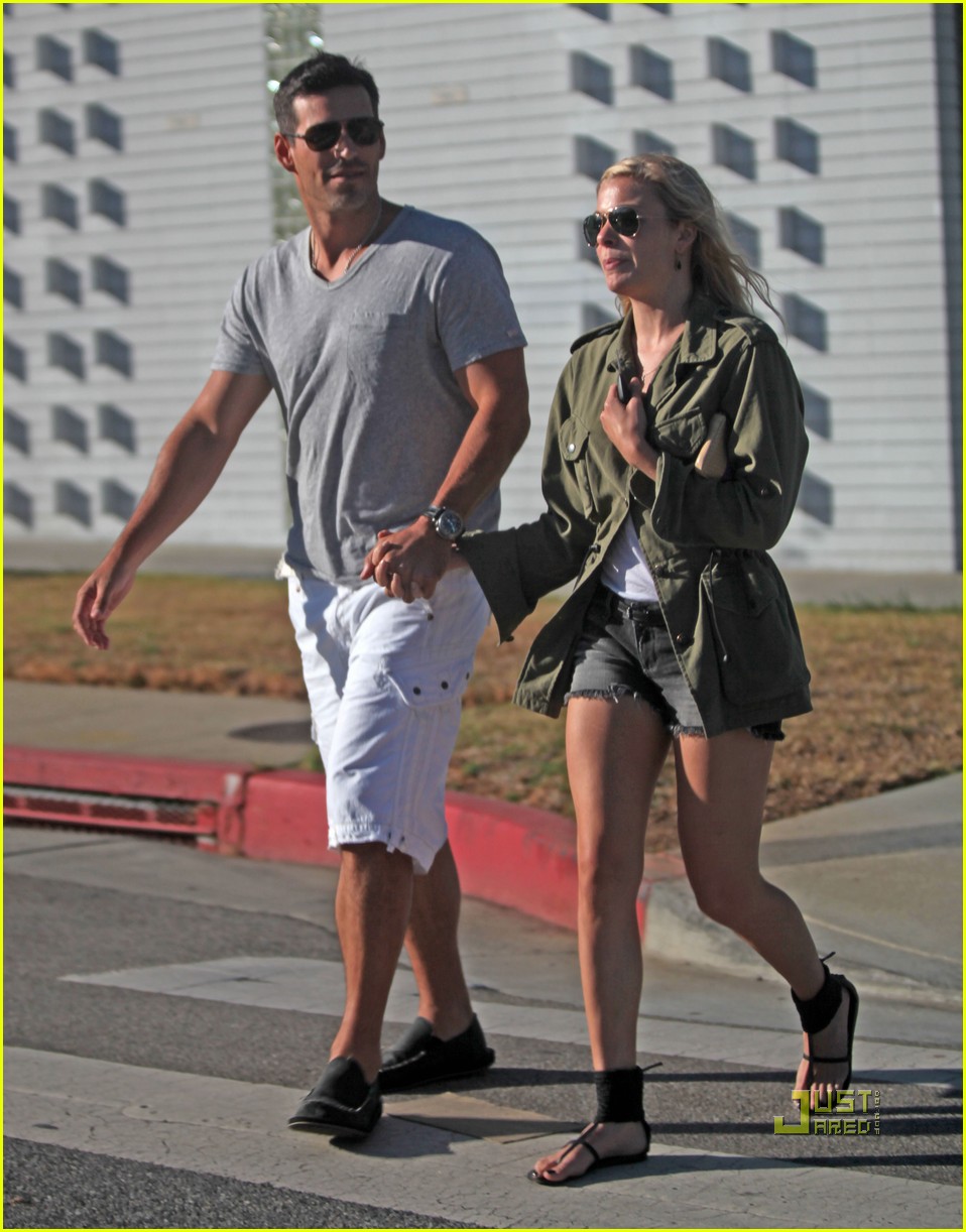 LeAnn Rimes & Eddie Cibrian: Kissing Couple