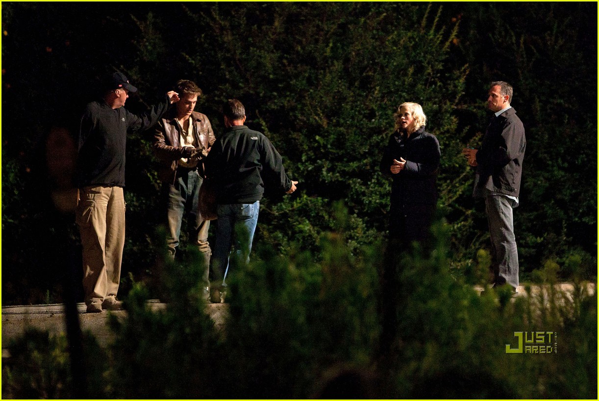 Reese Witherspoon: Night Shoot with Robert Pattinson!