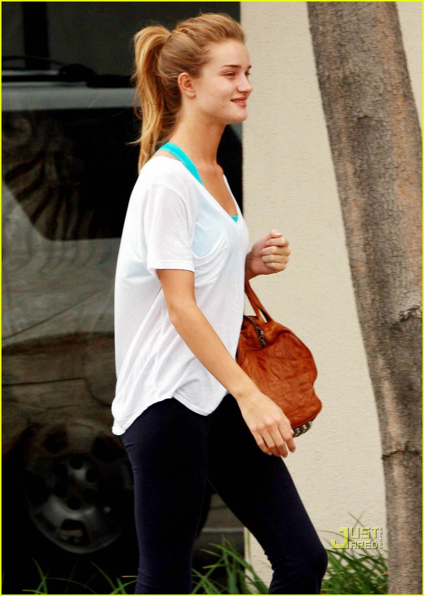 Rosie Huntington-Whiteley: Model Workout