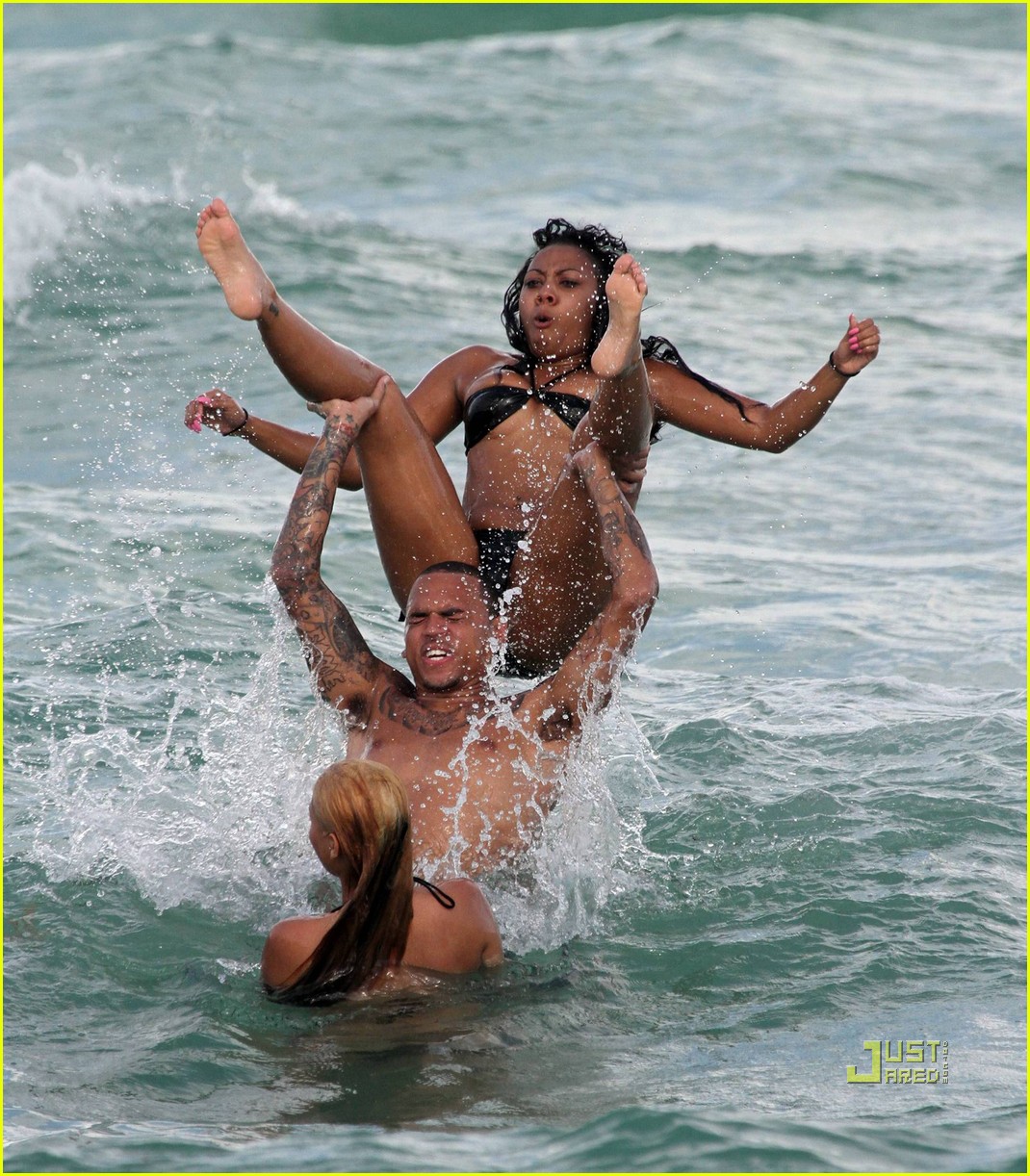 Chris Brown: Shirtless Miami Beach Bum