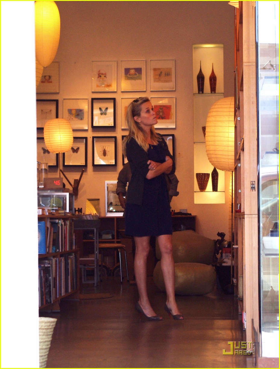 Reese Witherspoon Gets Ready for War