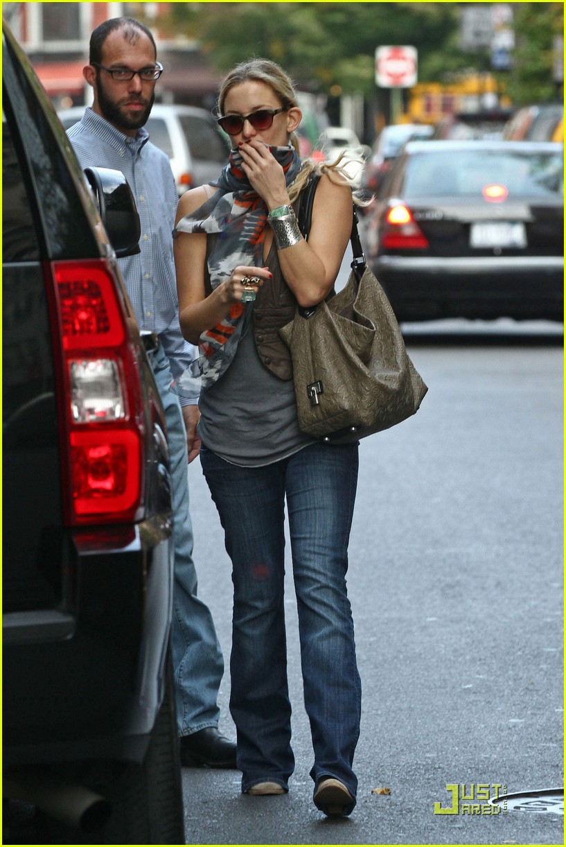 Kate Hudson: Everybody Needs A Hug