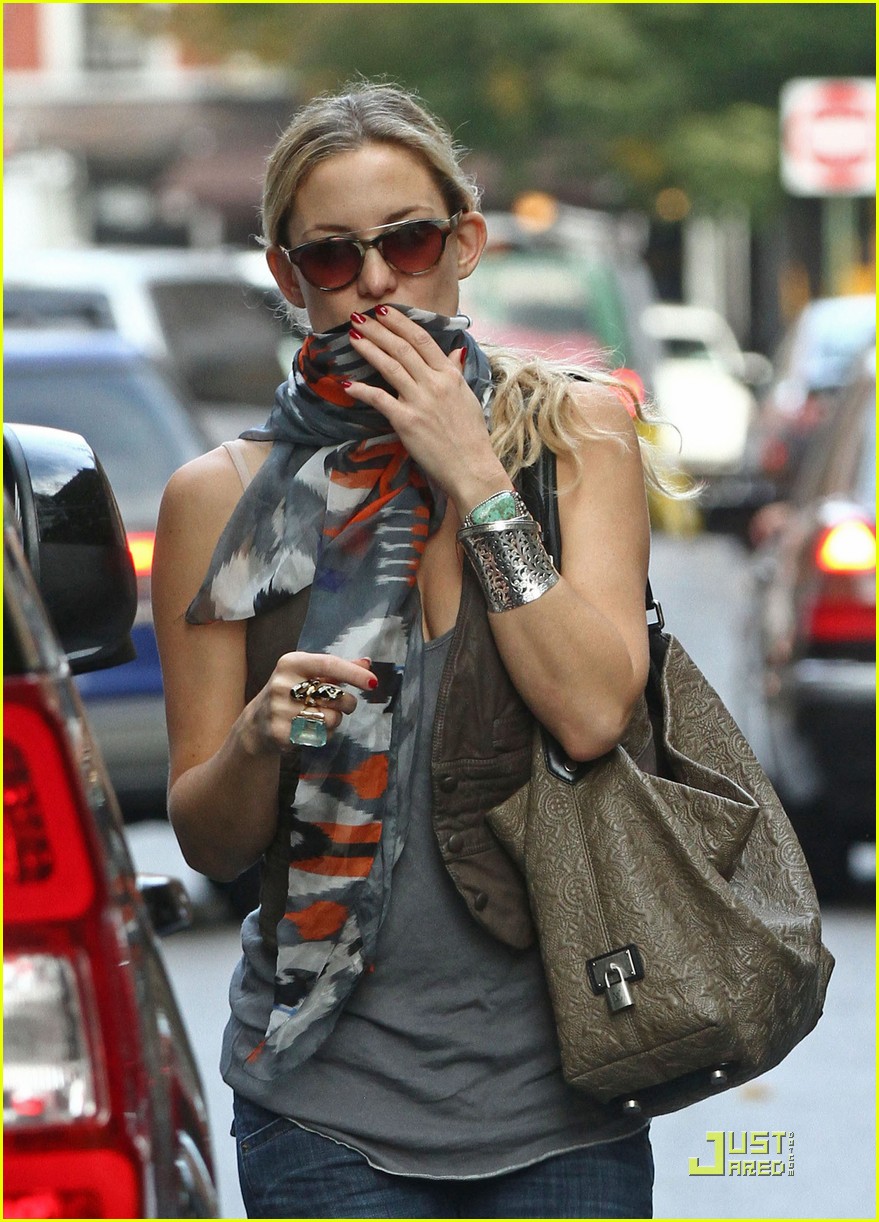 Kate Hudson: Everybody Needs A Hug