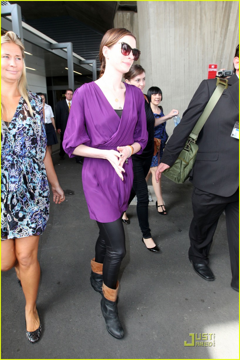 Jake Gyllenhaal & Anne Hathaway Land Down Under