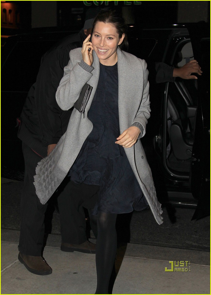 Jessica Biel: Valentine's Day Dinner with Friends