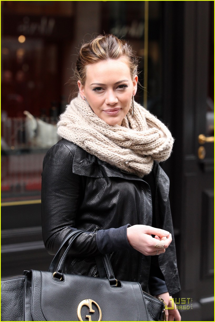 Hilary Duff: Jetlagged in Paris