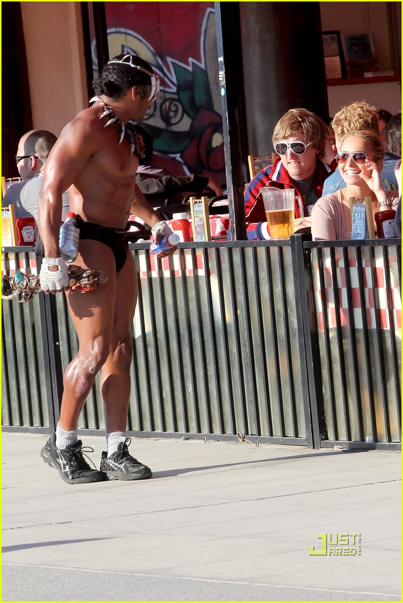 Hayden Panettiere: Dior Dinner and Speedo Lunch!
