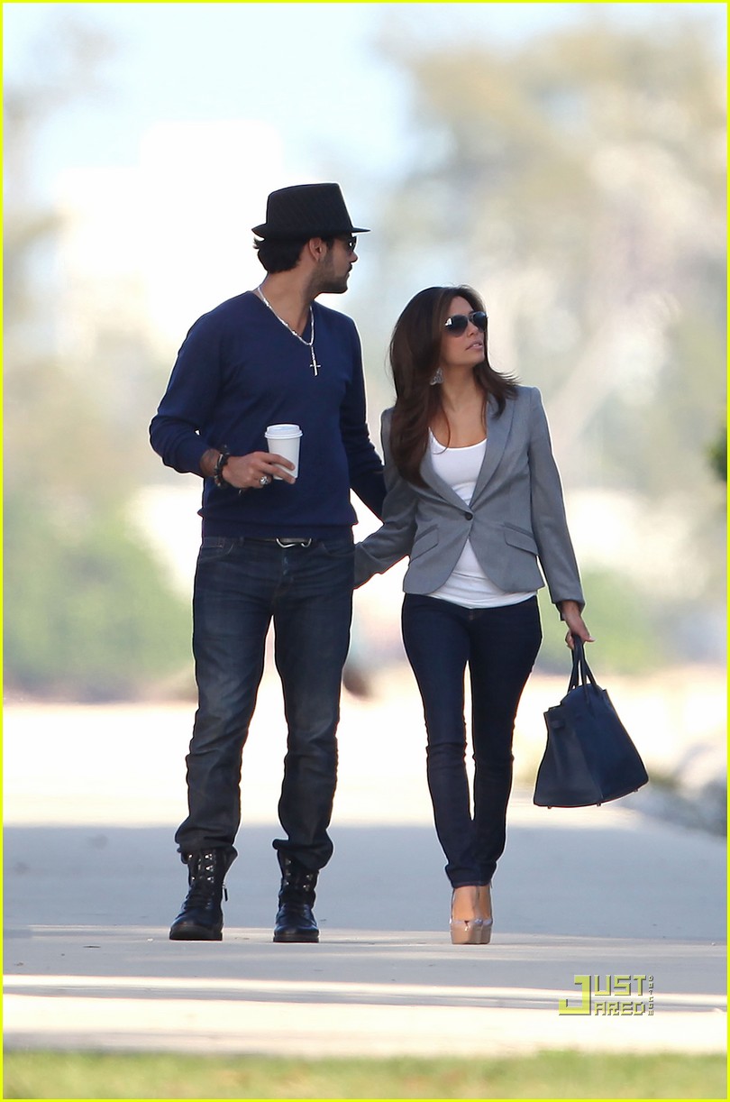 Eva Longoria & Eduardo Cruz: PDA in MIA!