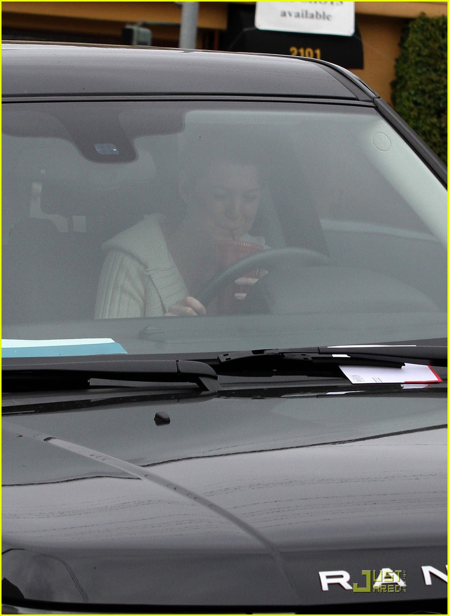 Ellen Pompeo: Nature Mart Mommy