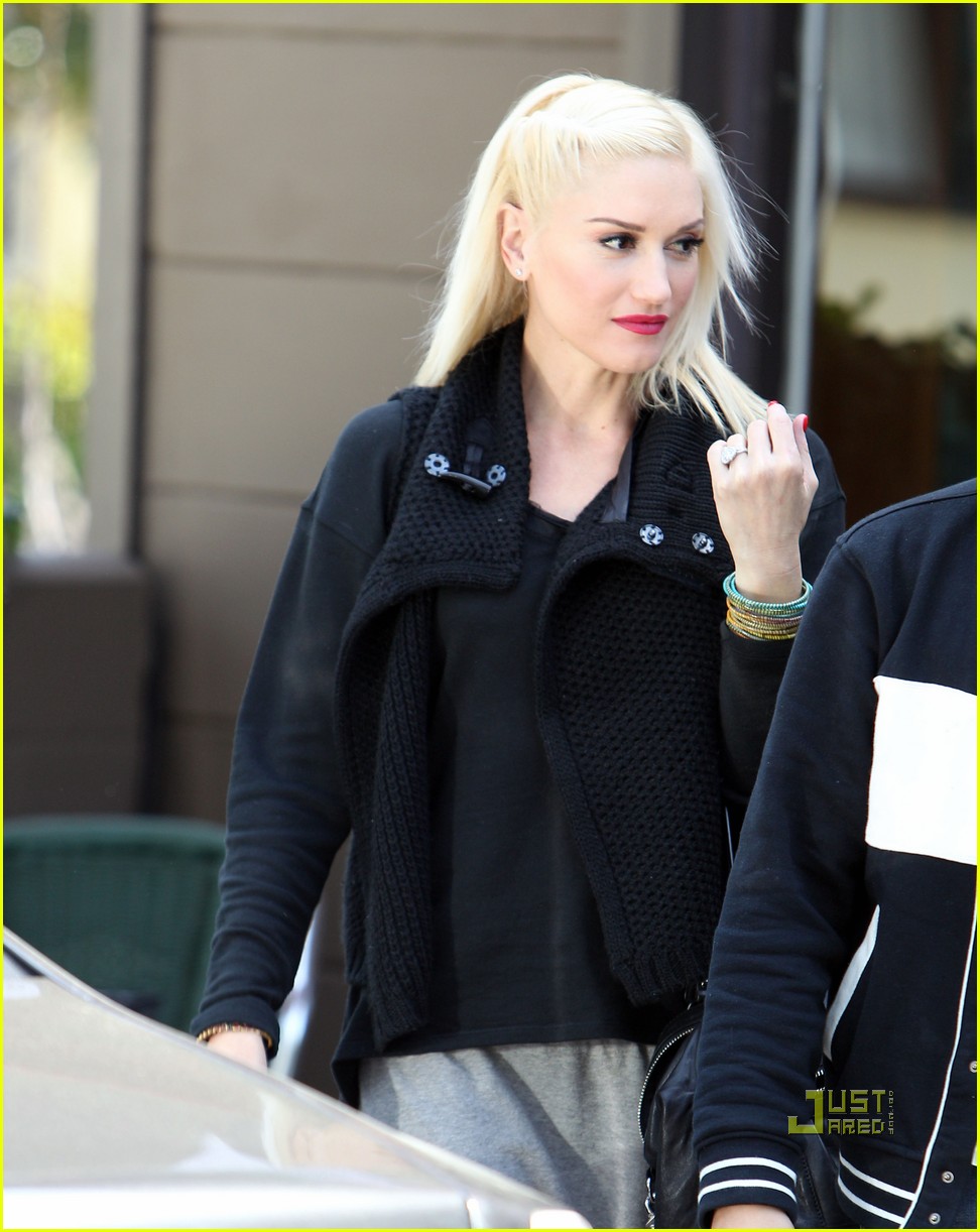 Gwen Stefani: Manicure Mama