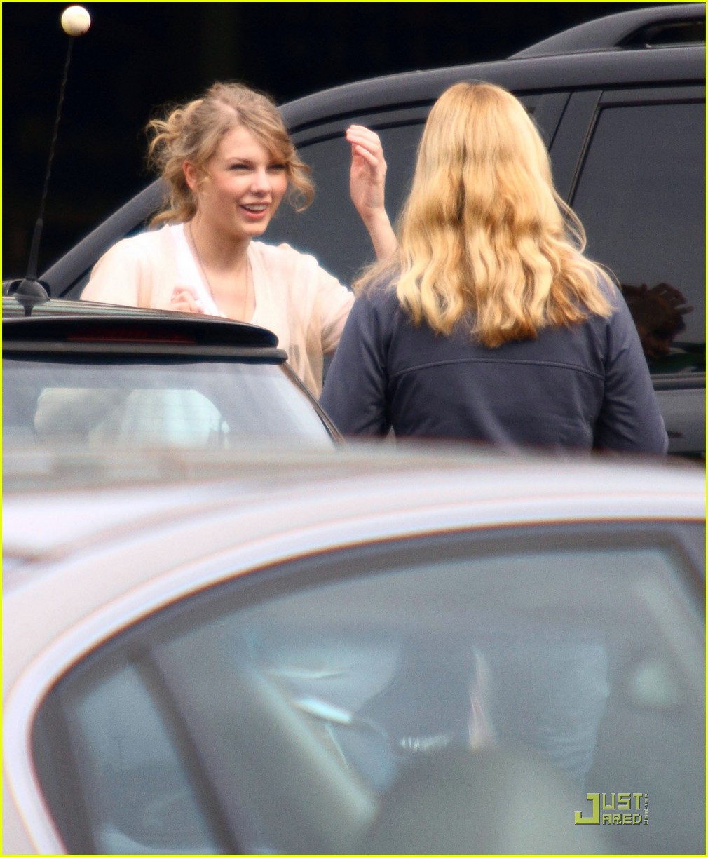 Taylor Swift: Speak Now Tour Opening Acts Announced!