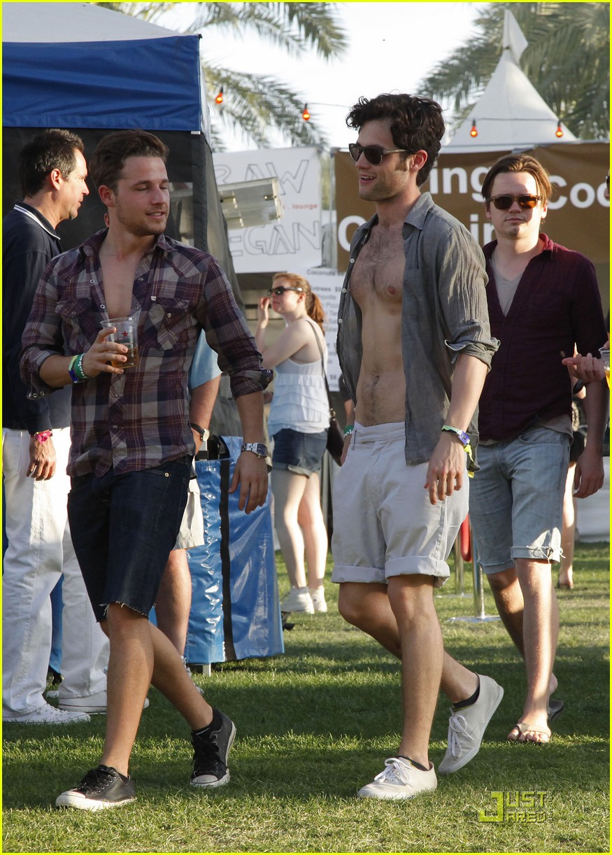 Penn Badgley: Shirtless at Coachella!