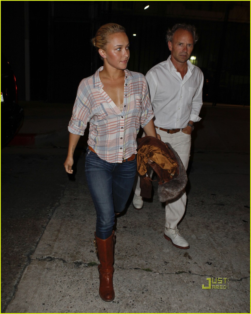 Hayden Panettiere & Dad Check Out Chelsea Handler