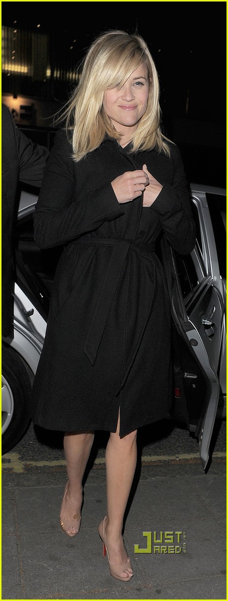 Reese Witherspoon: Home House Visit!
