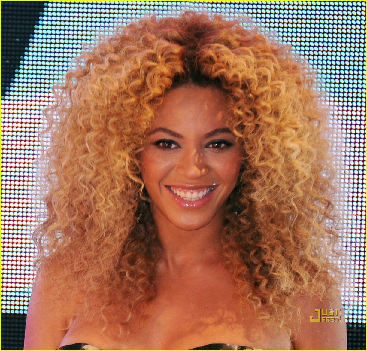 Beyonce Surprises Young Fans at Harlem Target