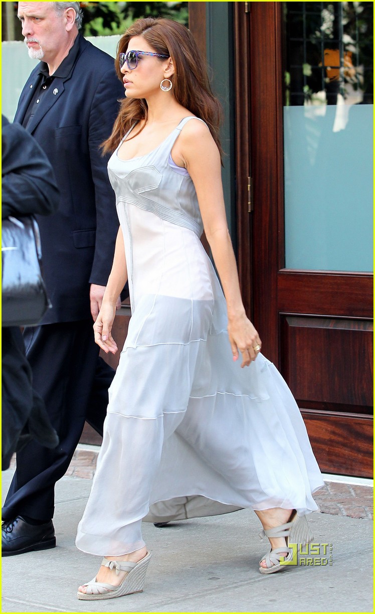 Eva Mendes: Singing in New 'Angel' Ad!
