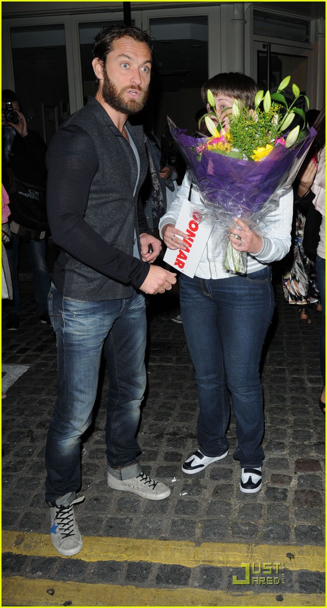 Jude Law: Flowers from a Fan!