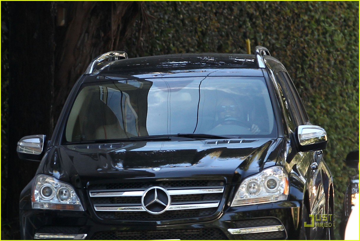 Taylor Swift & Reese Witherspoon: Lunch Date!