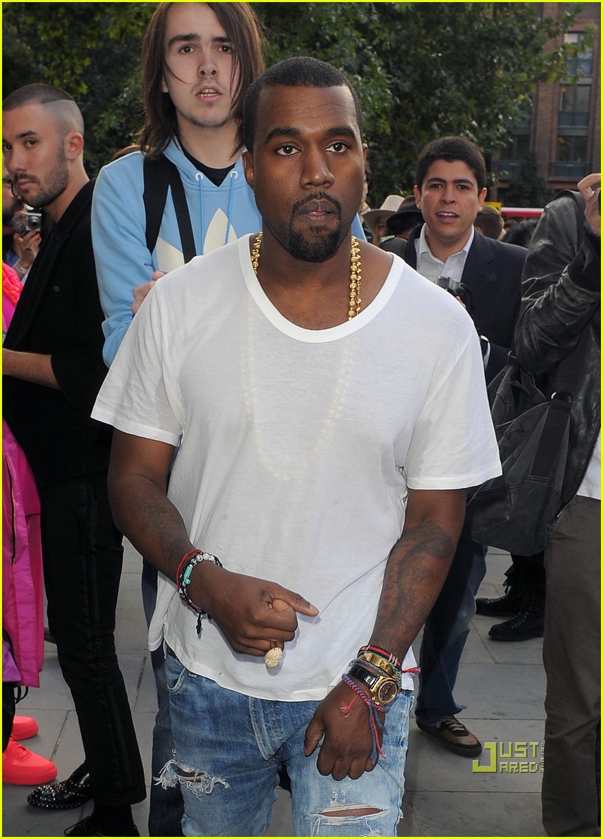 Kanye West: Front Row at Christopher Kane Show!