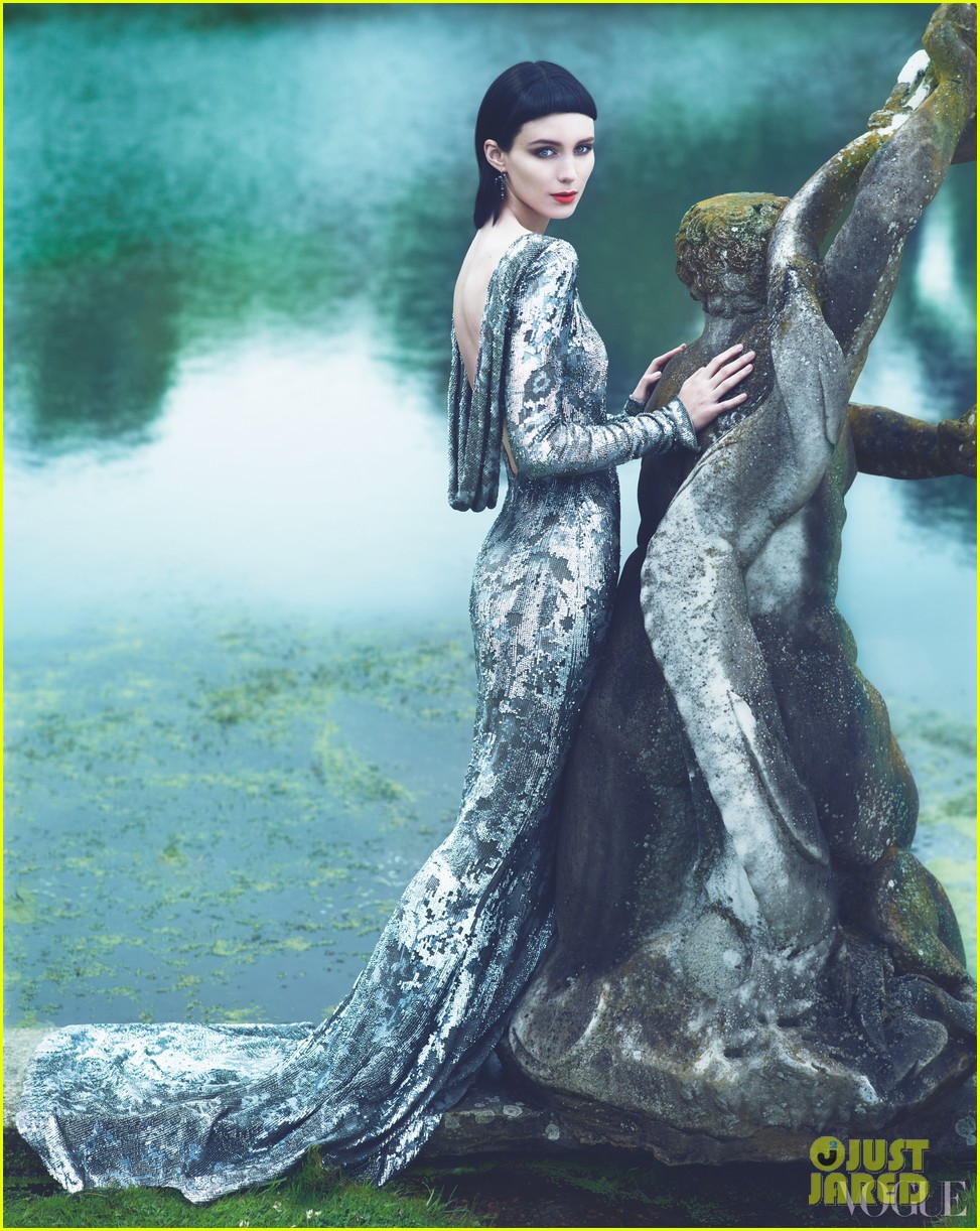 Rooney Mara Covers 'Vogue' November 2011