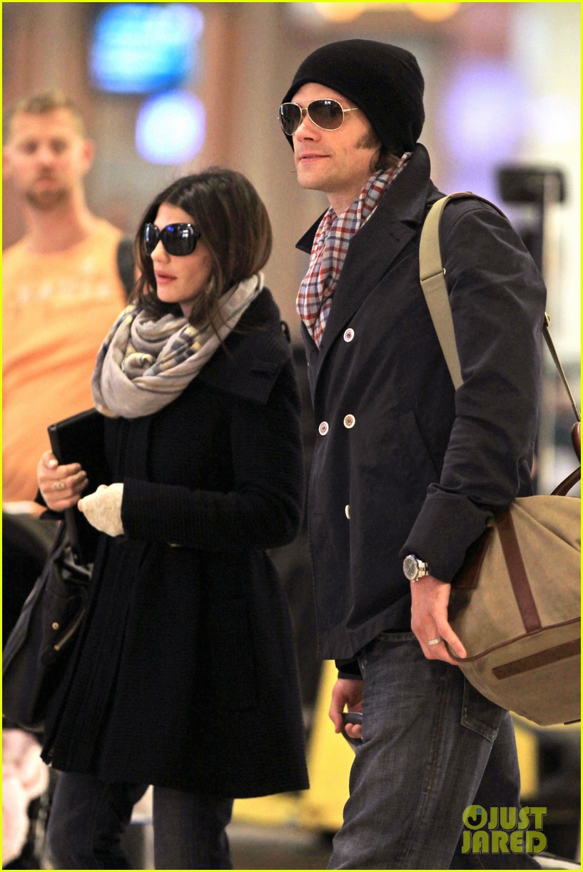 Jared Padalecki & Genevieve Cortese: Airport Arrival