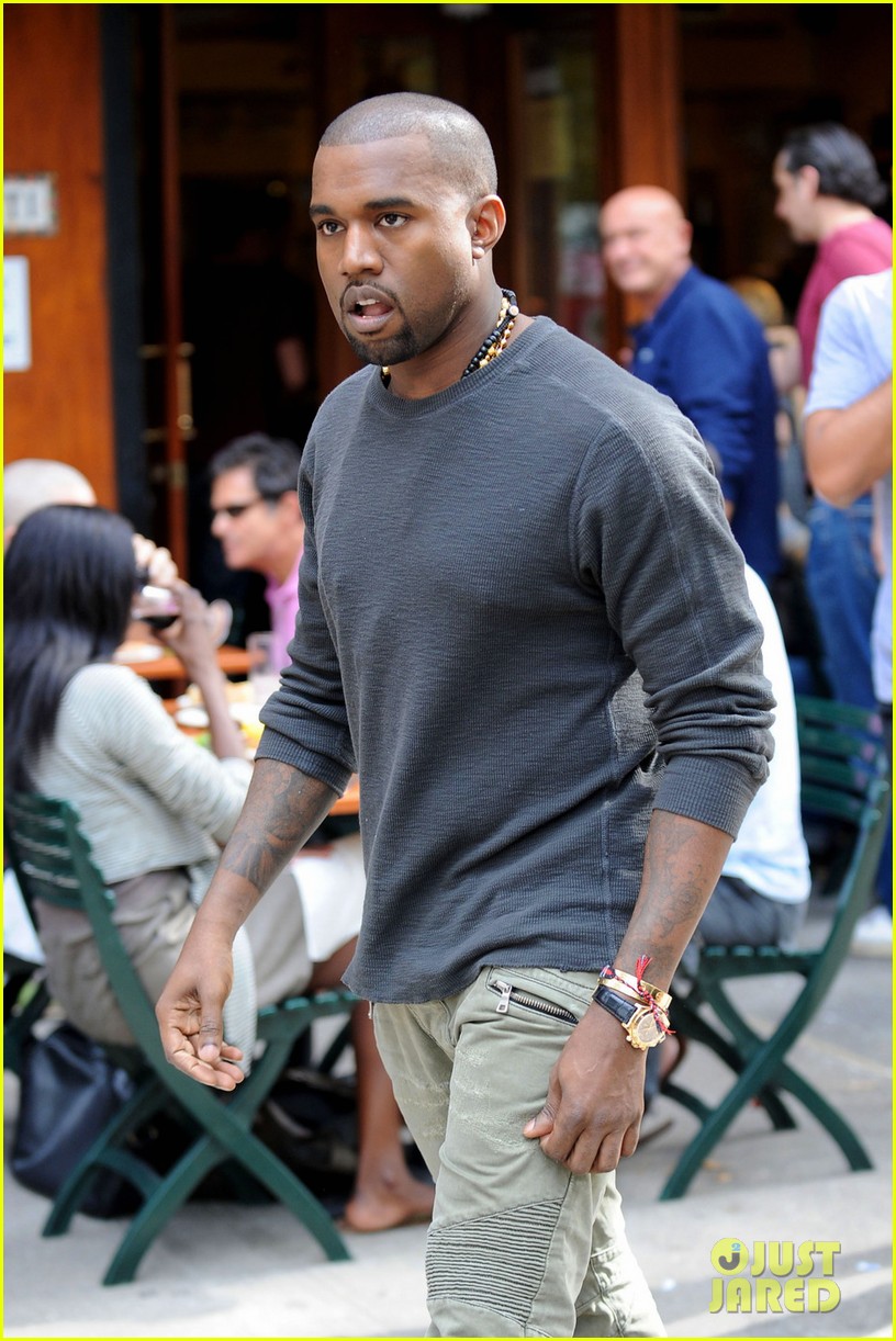 Kanye West: Performing at Victoria's Secret Fashion Show!