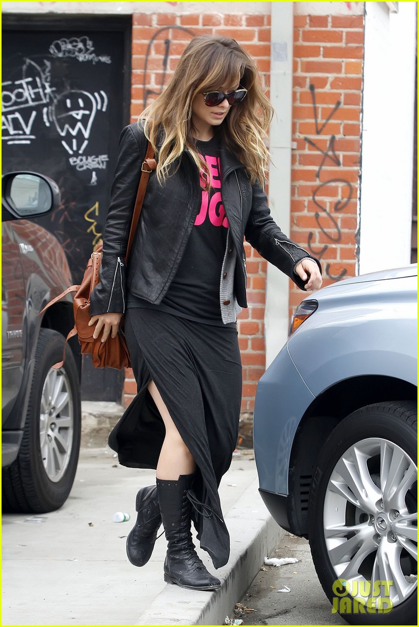 Olivia Wilde: Free Hugs!