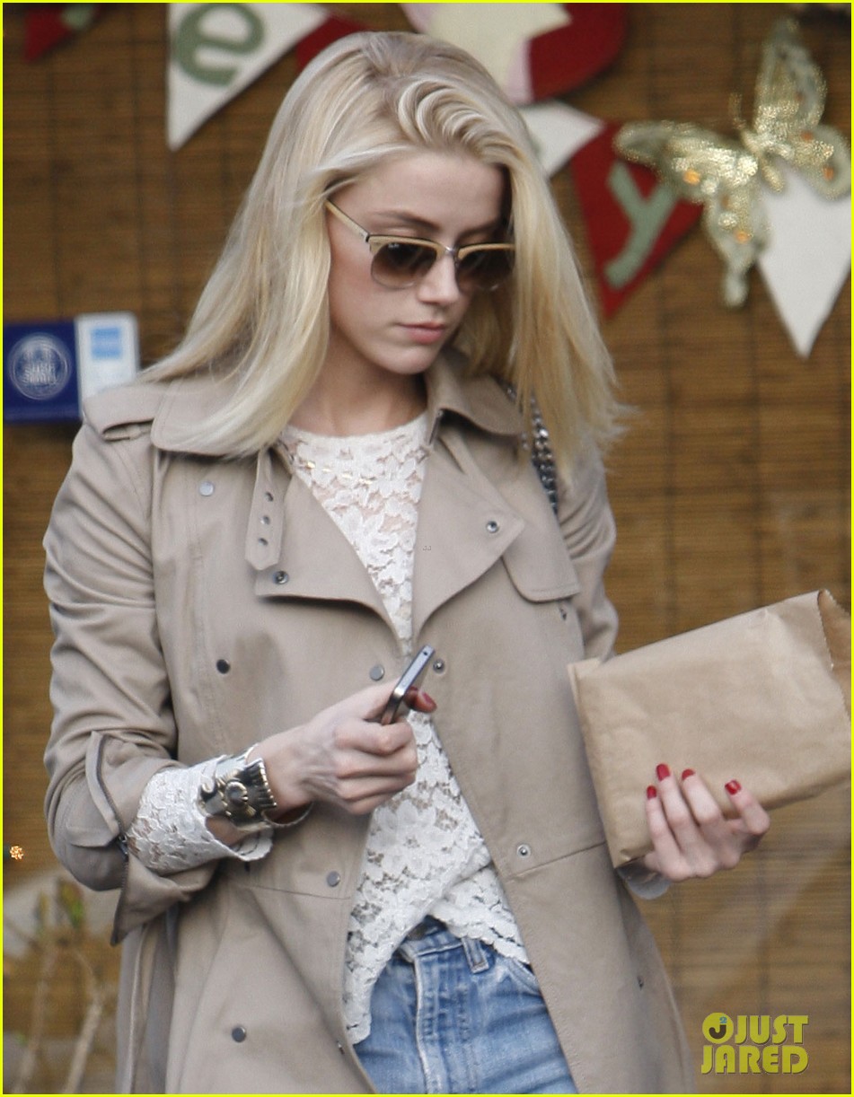 Amber Heard: Card Shopping in West Hollywood
