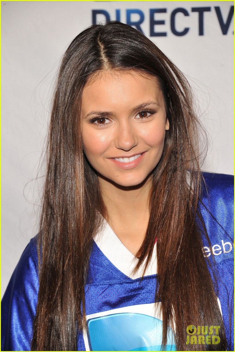 Nina Dobrev & Chace Crawford: Celebrity Beach Bowl!