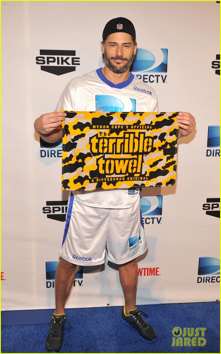 Nina Dobrev & Chace Crawford: Celebrity Beach Bowl!