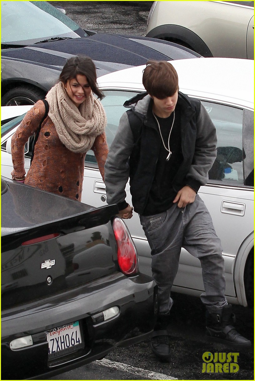 Selena Gomez & Justin Bieber Head to IHOP