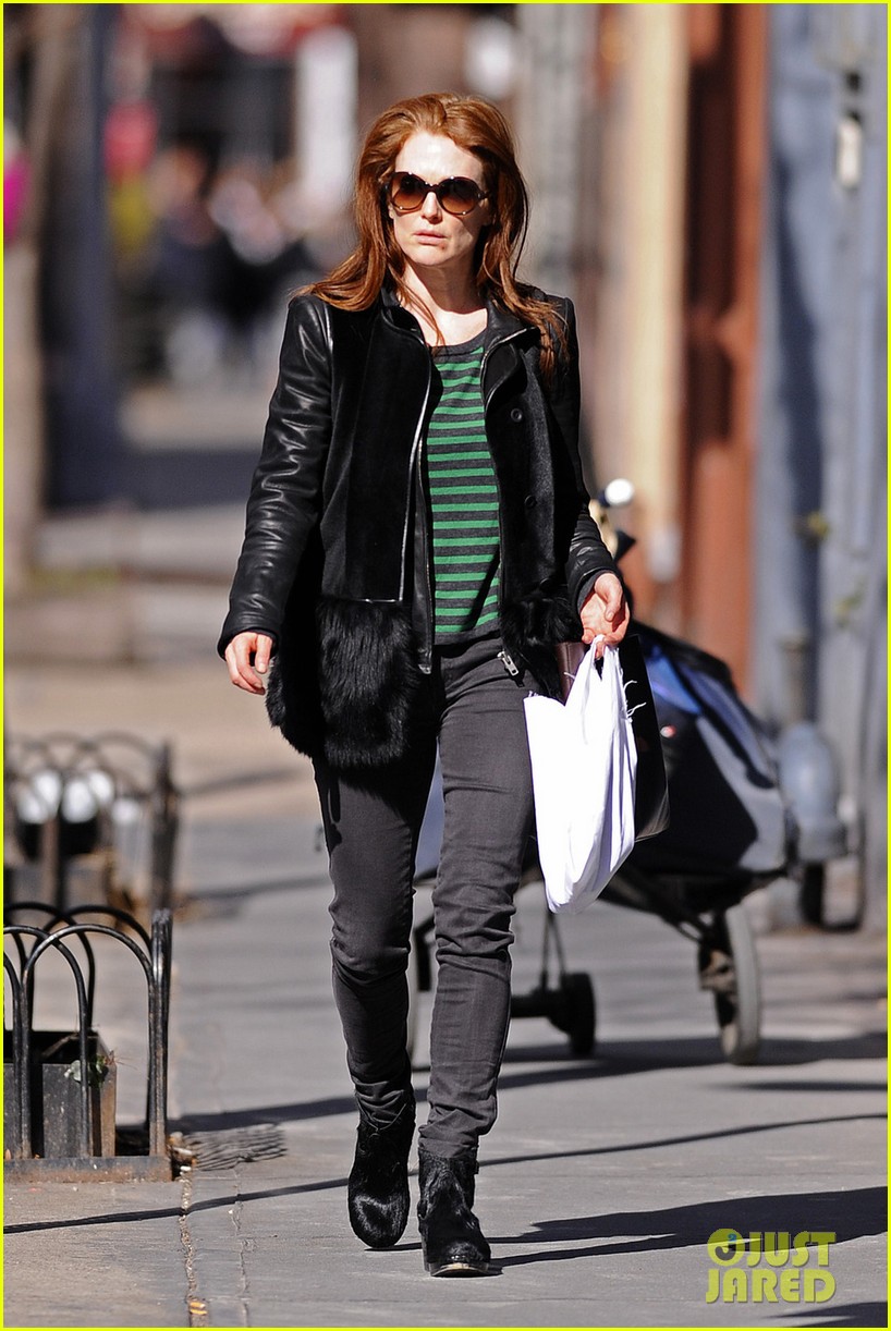 Julianne Moore: Sarah Palin Aides Call 'Game Change' Sick
