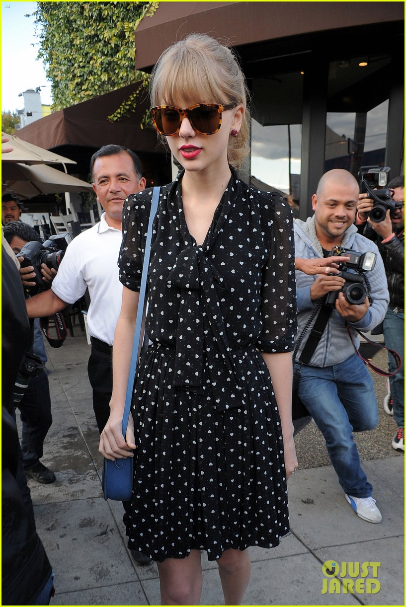 Taylor Swift Is 'Really Good at Being Single'