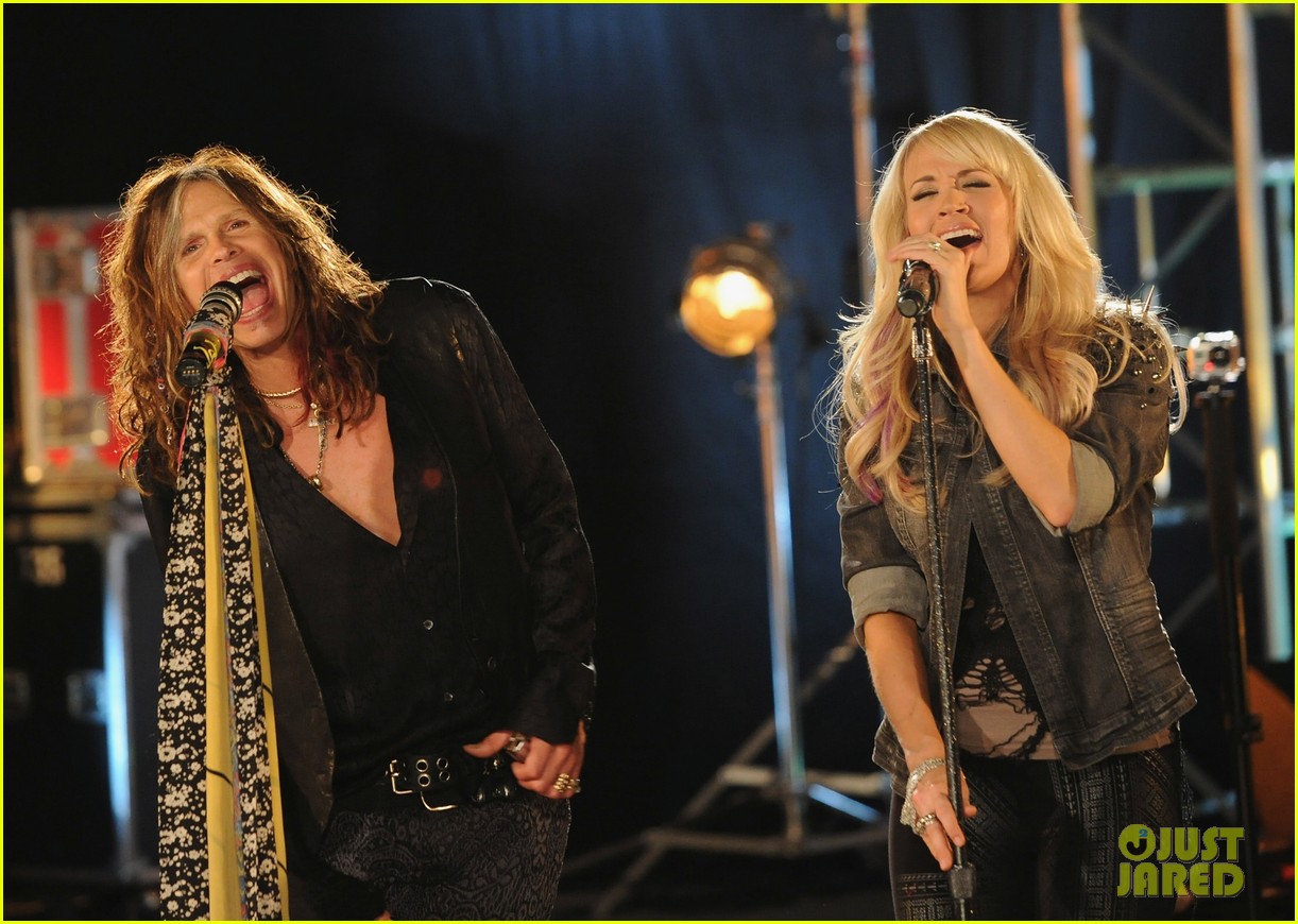 Carrie Underwood & Steven Tyler: CMT Crossroads!