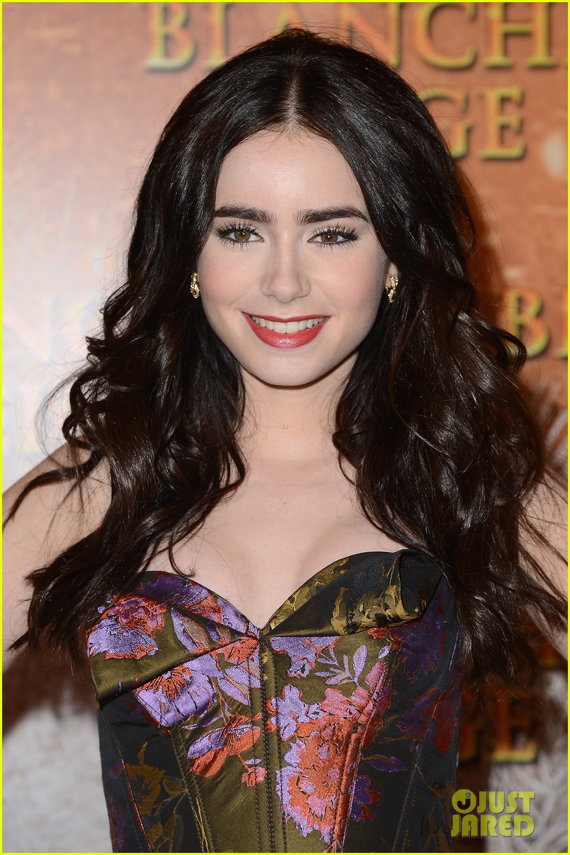 Lily Collins: 'Mirror Mirror' Paris Premiere