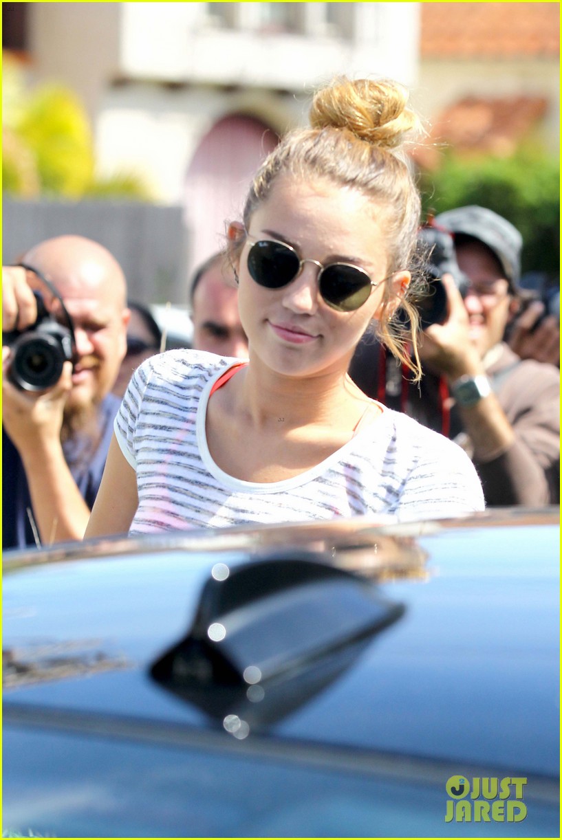 Miley Cyrus: All Smiles After Pilates!