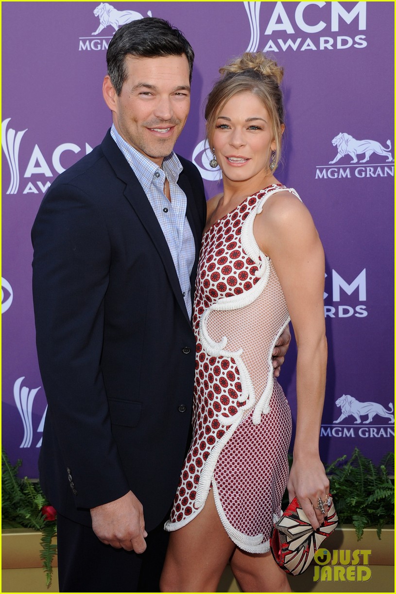 LeAnn Rimes & Eddie Cibrian - ACM Awards 2012 Red Carpet