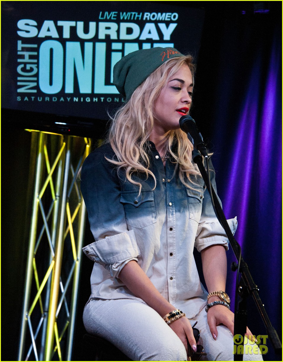 Rita Ora's Fashion - Bananas!
