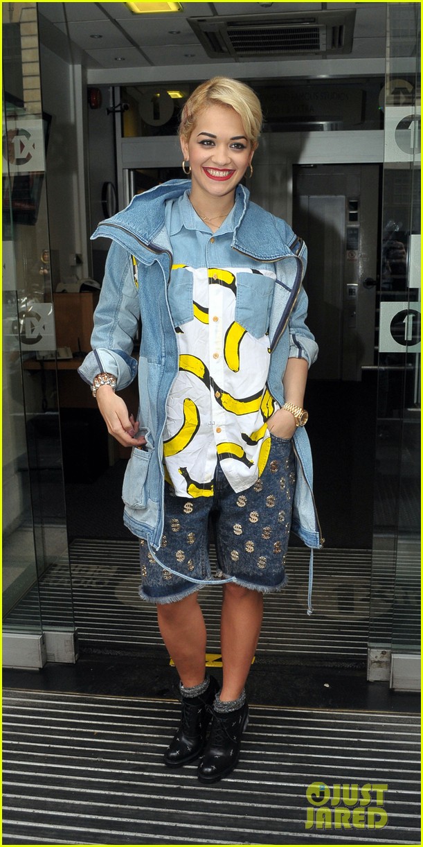 Rita Ora's Fashion - Bananas!