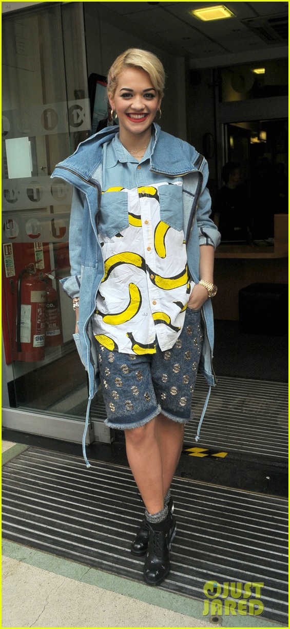 Rita Ora's Fashion - Bananas!