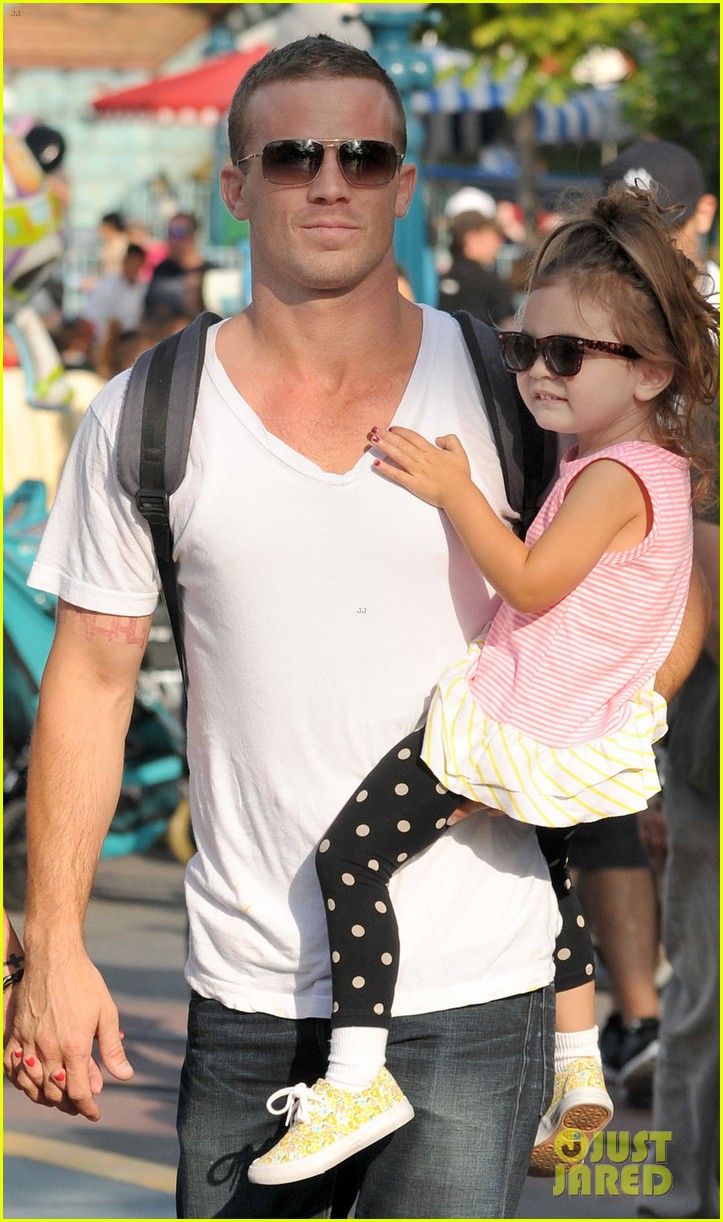 Cam Gigandet: Disneyland with Everleigh!