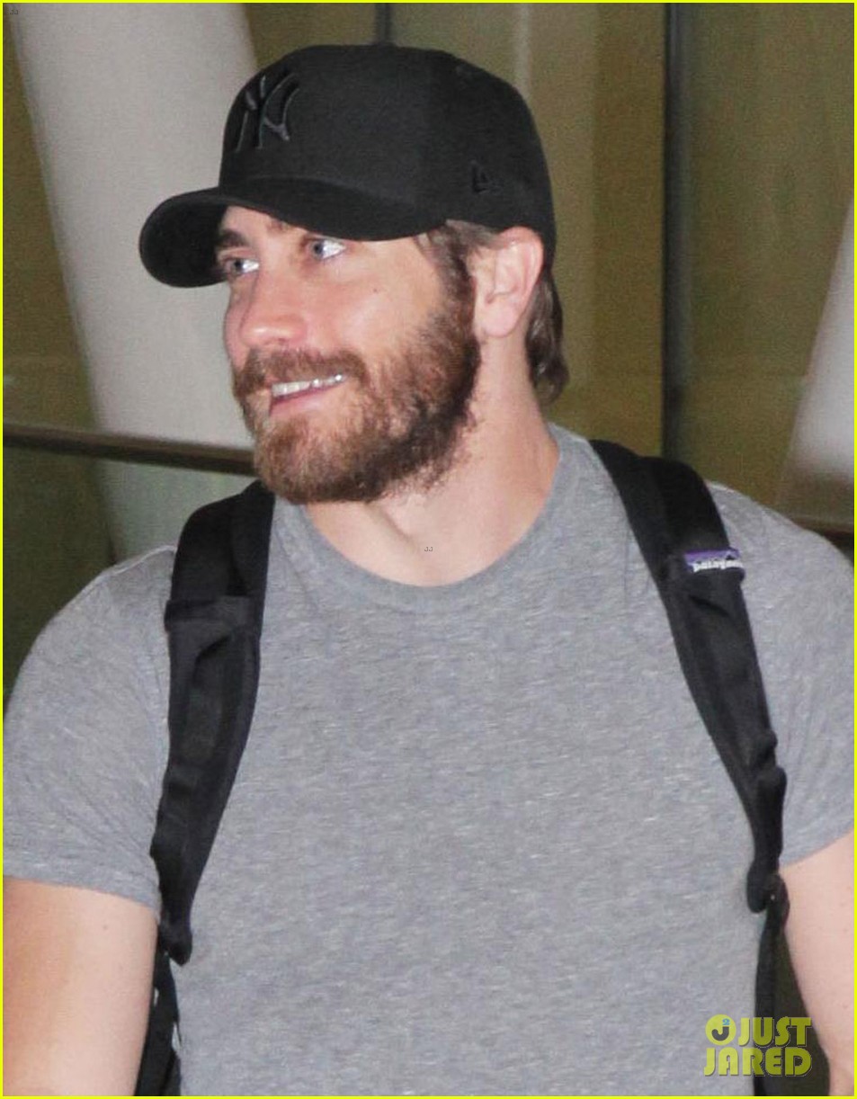 Jake Gyllenhaal: Yankees Fan in Toronto!