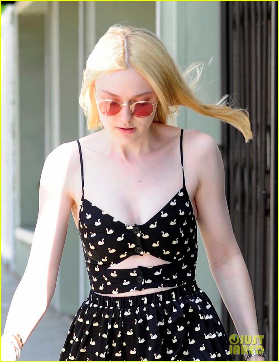 Dakota Fanning: Mulberry Pizza Meal