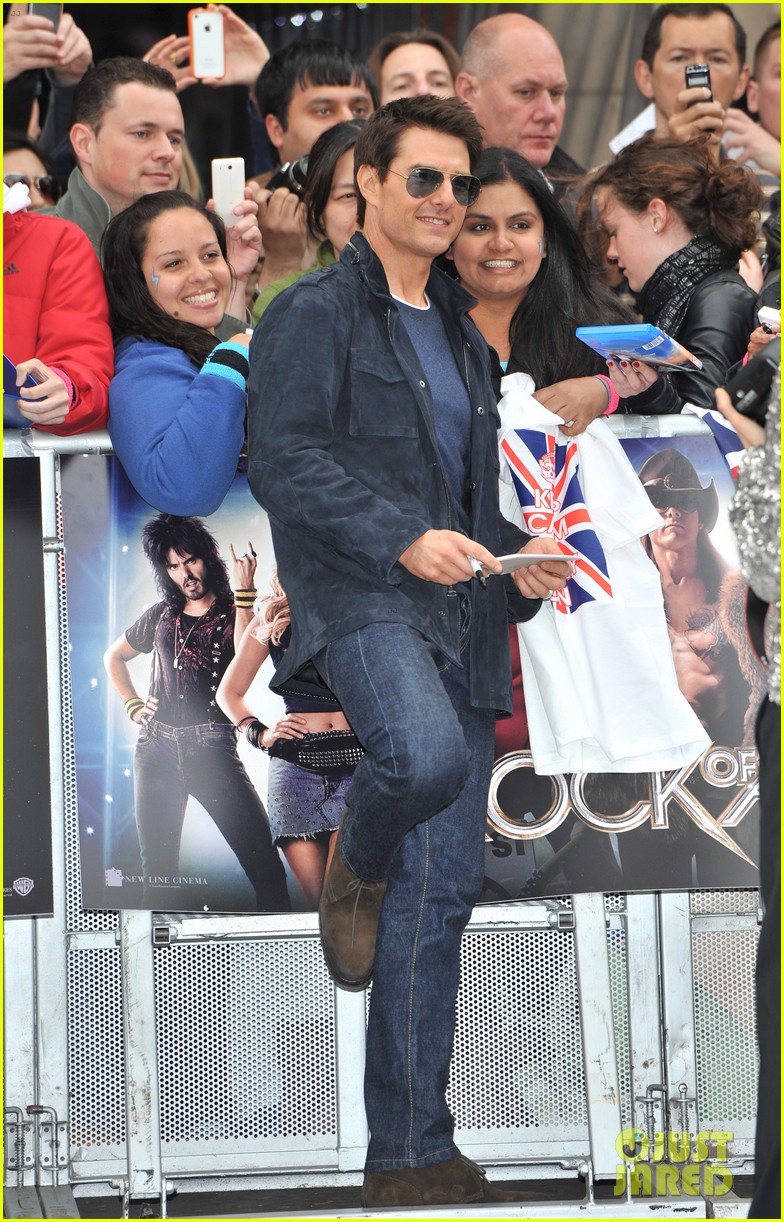 Tom Cruise & Julianne Hough: 'Rock of Ages' London Premiere!