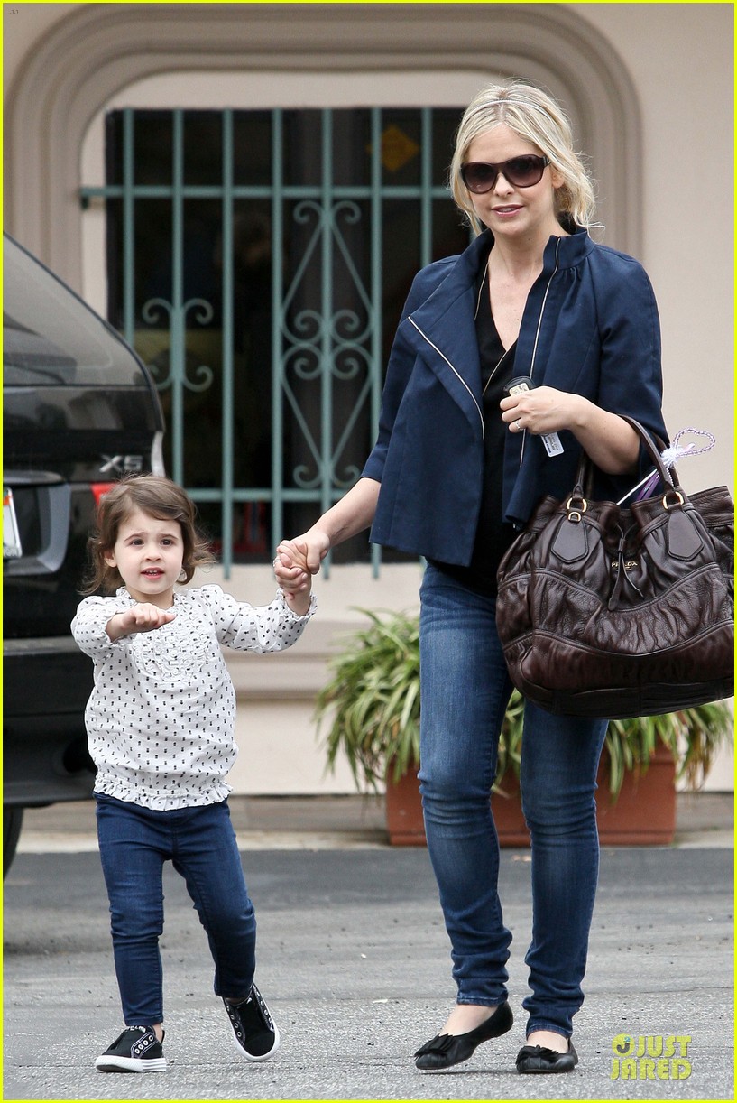Sarah Michelle Gellar & Charlotte: Dentist Duo