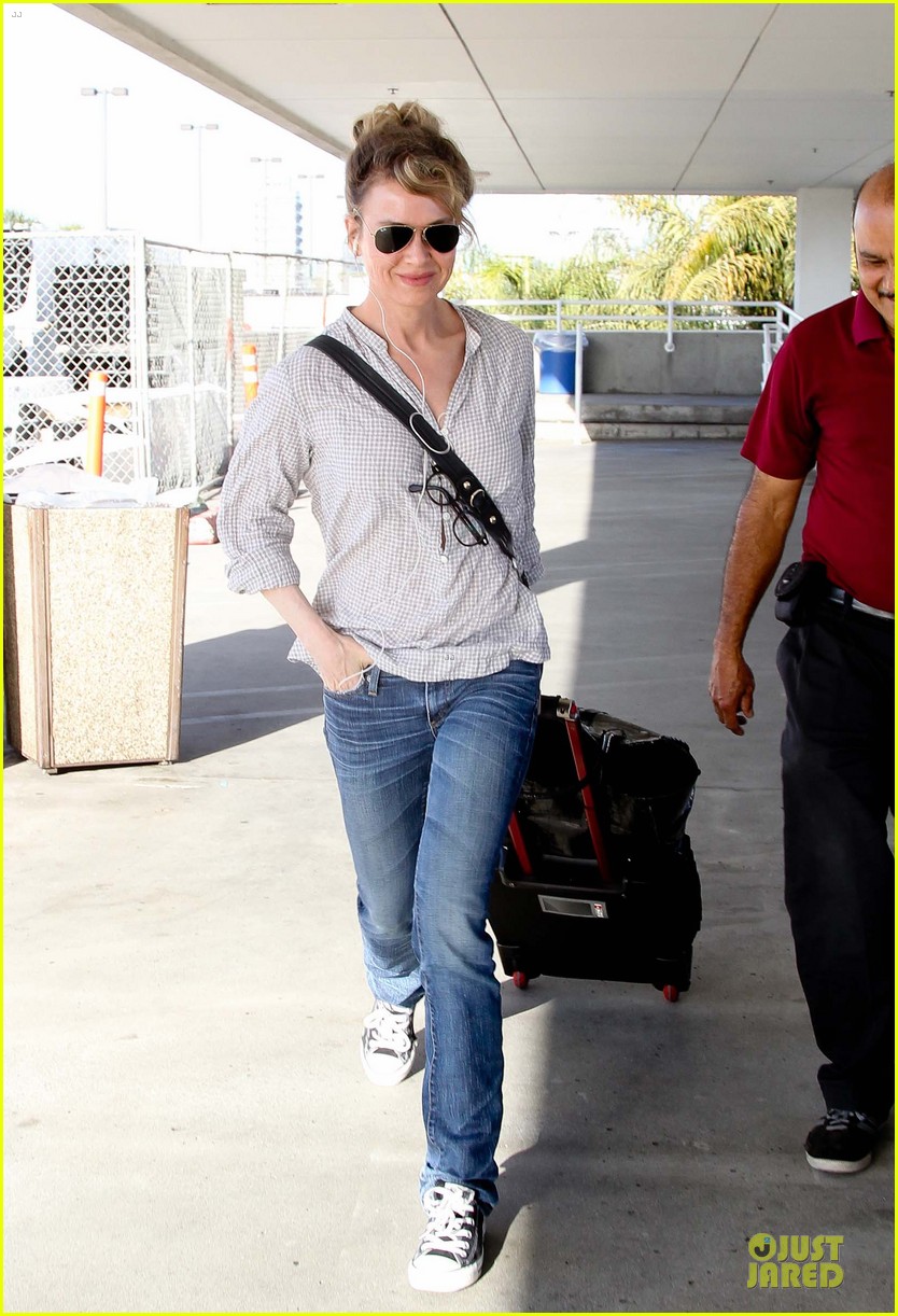 Renee Zellweger Treats Family to J.Crew Shopping Spree
