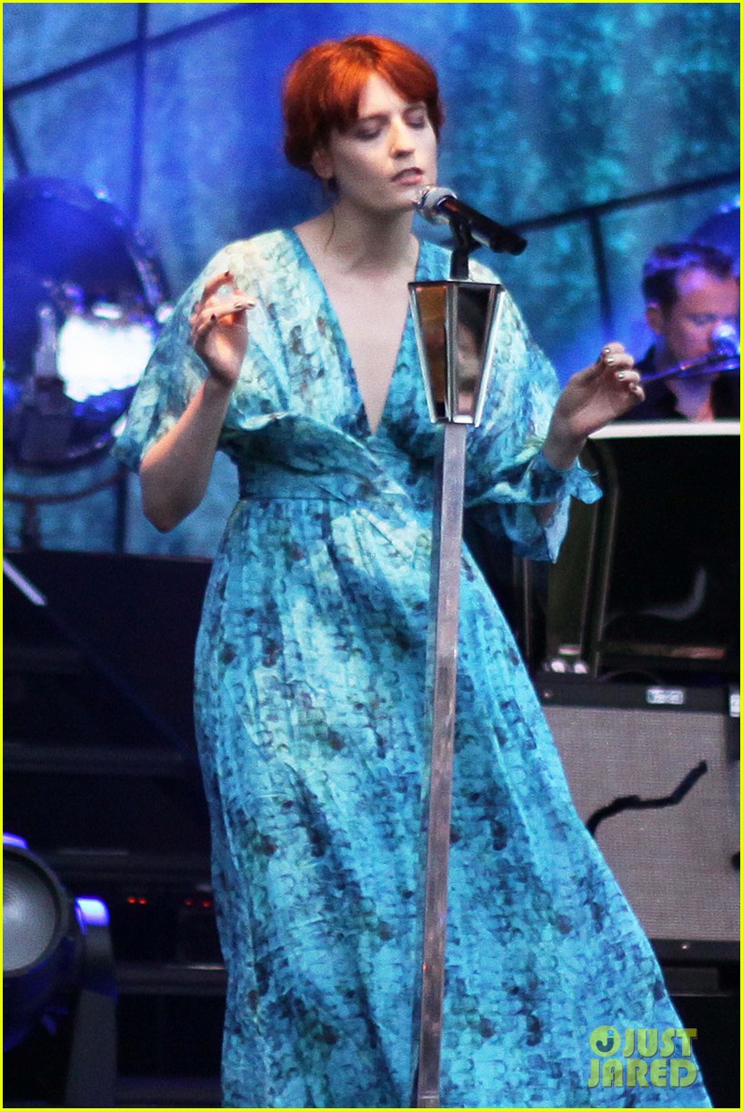 florence welch blue dress Florence Welch: 'We Love You, Vancouver!' - Just Jared - Celebrity News and Gossip