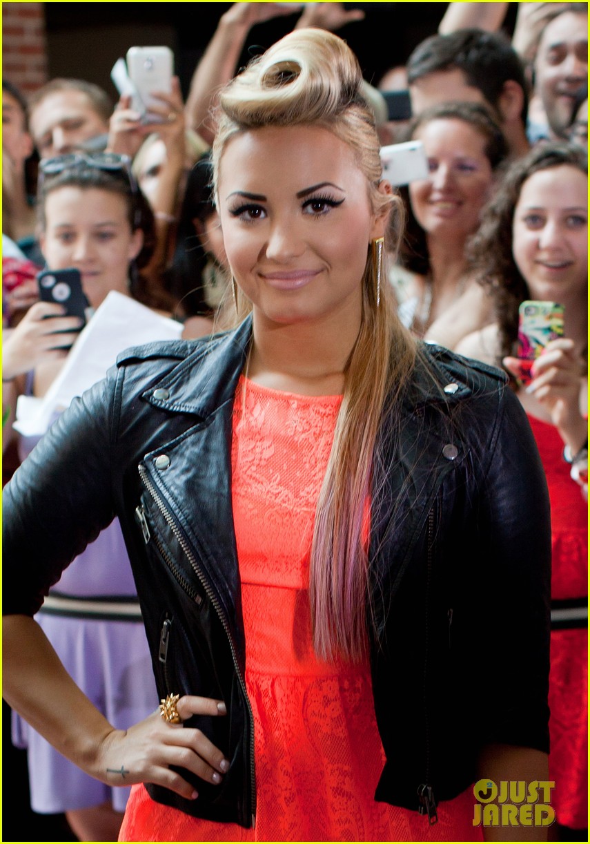 Britney Spears & Demi Lovato: 'X Factor' Greensboro Auditions!