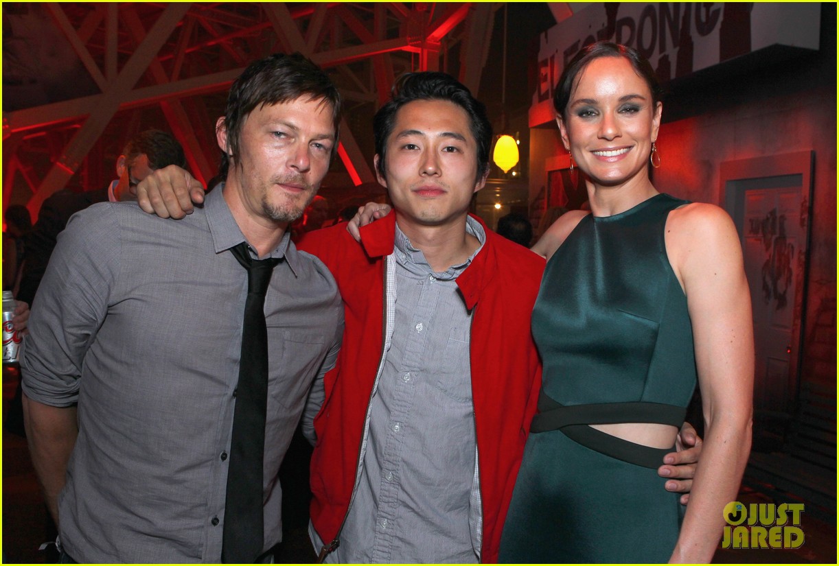 'Walking Dead' Cast Reveal Inside Scoop at Comic-Con!
